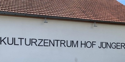 Hof Jünger leuchtet